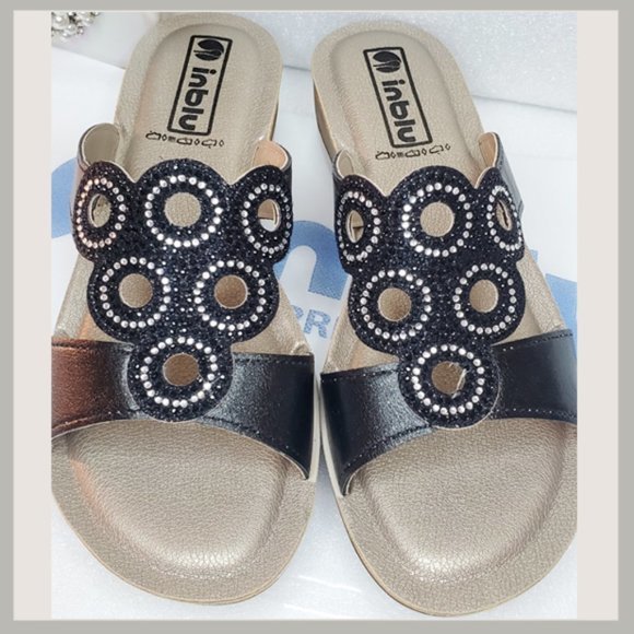 Black Rhinestone Ring Sandals - Picture 8 of 9